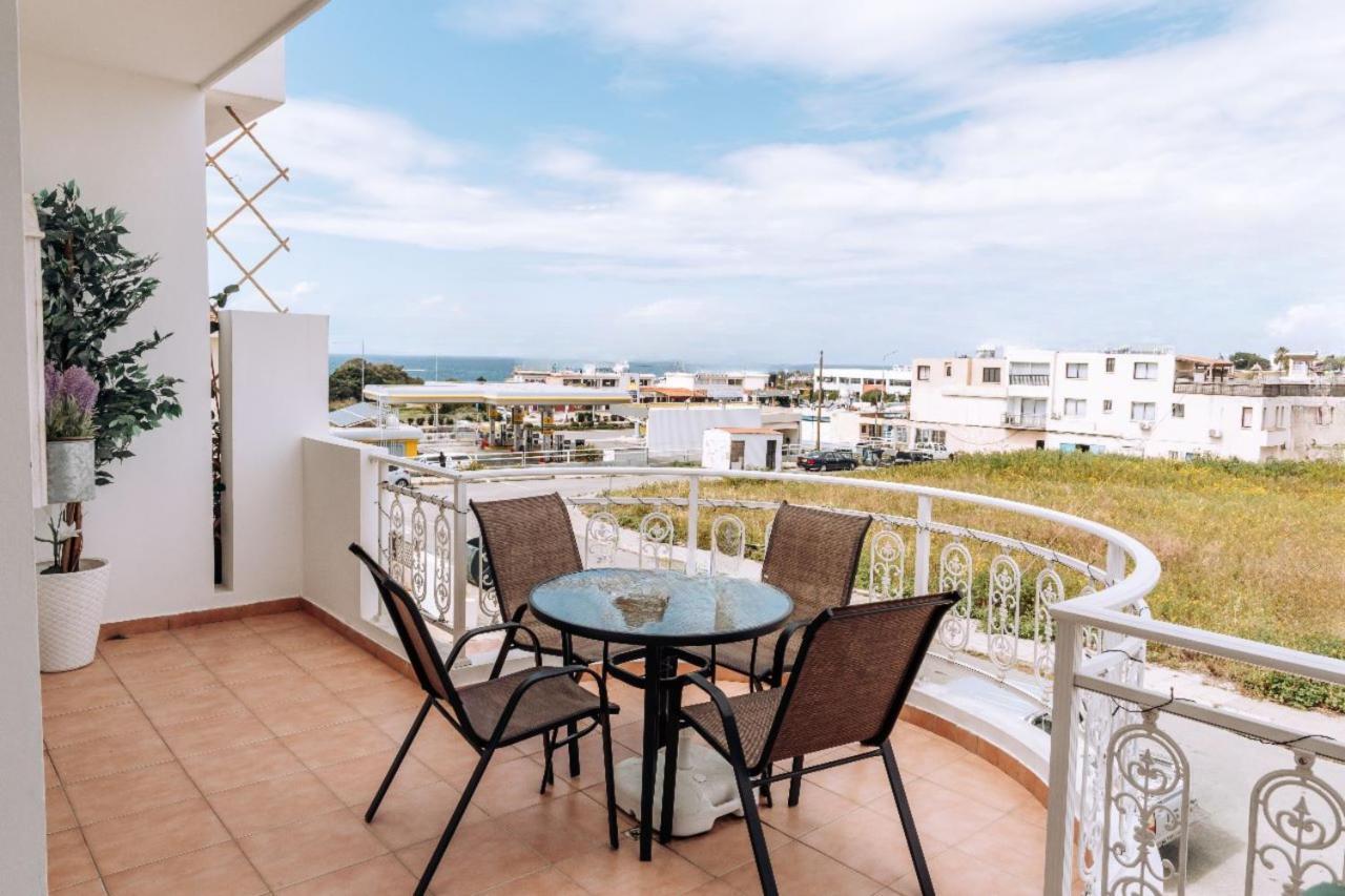 شقة Phaedrus Living: Harmony Sea View بافوس المظهر الخارجي الصورة